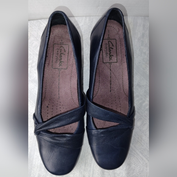 Clark's Everyday Comfort Navy Blue Mary Jane Pumps SZ 6M Office Heels Executive - Picture 5 of 16